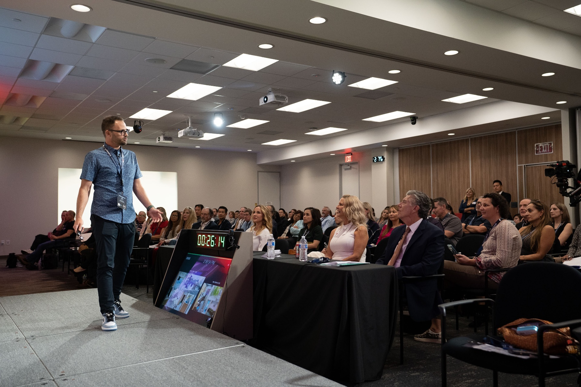 Dr. Joshua Prentice presenting at The Prentice Process dental education seminar